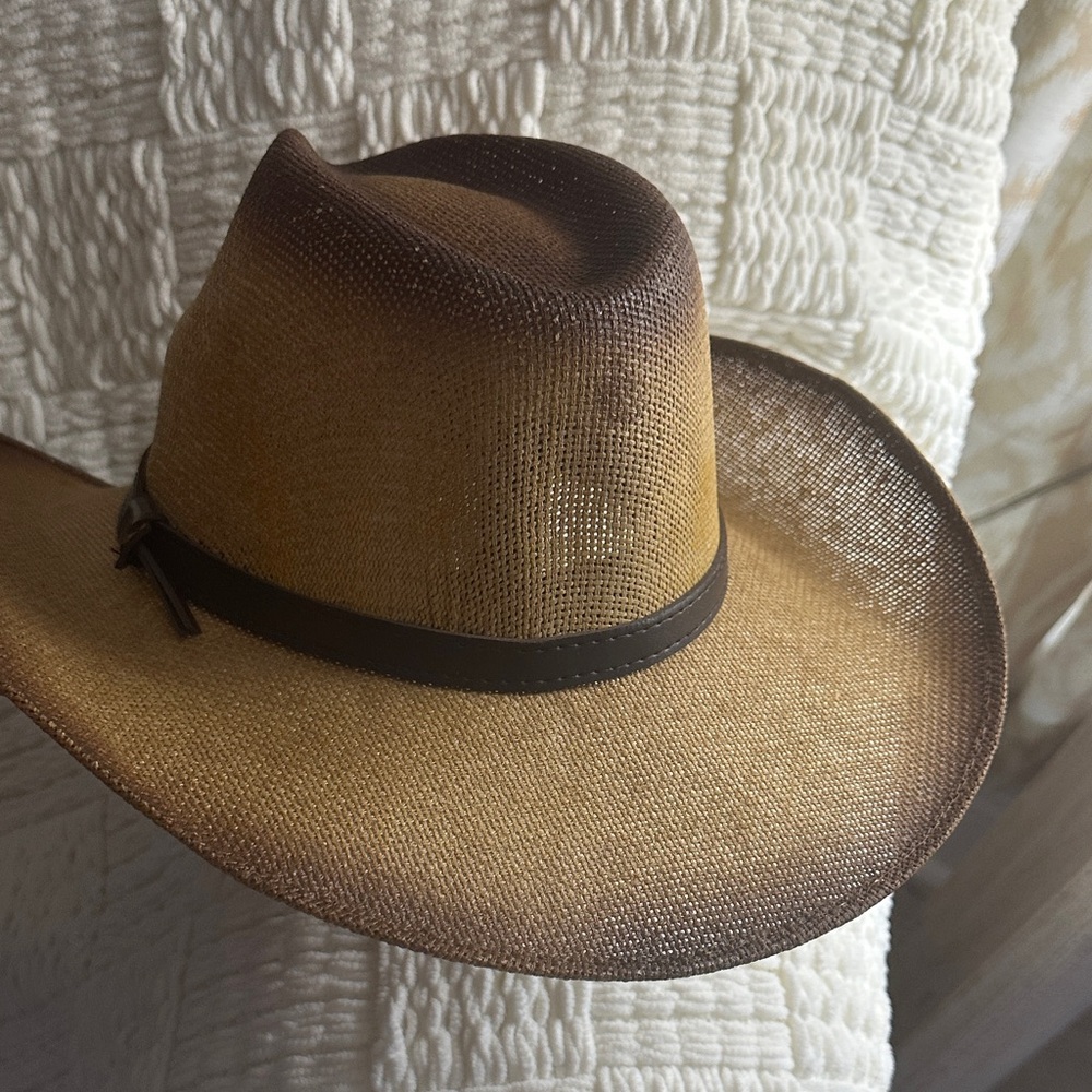 Stylish Brown Cowboy Hat, New, never worn. - Picture 4 of 6